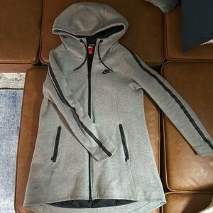 Nike Tech fleece, Aeroloft down hi-low jacket